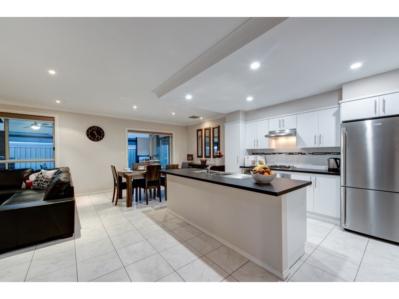 52 Wattlebird Drive, Burton SA 5110