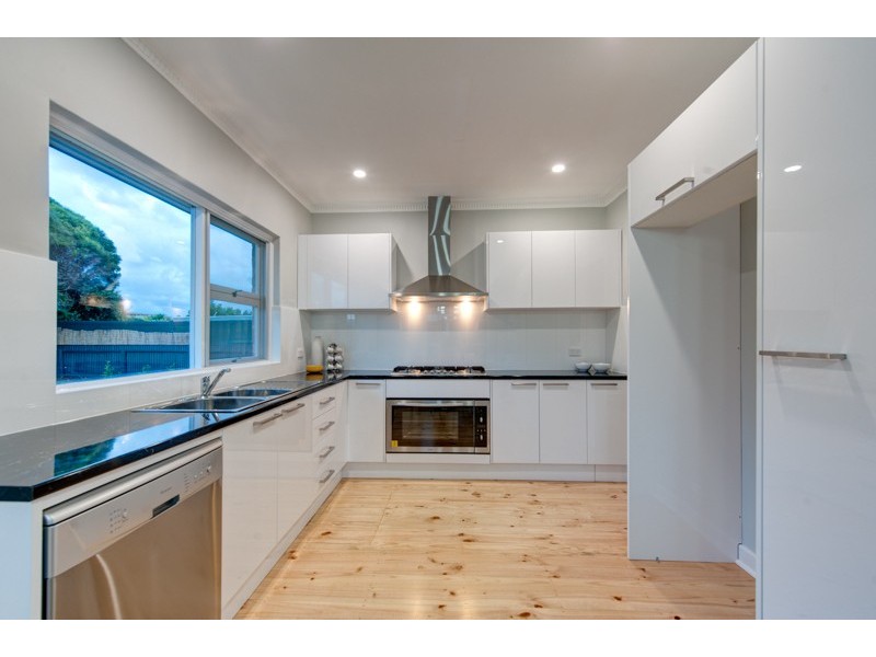 10 Columbine Avenue, West Lakes Shore SA 5020