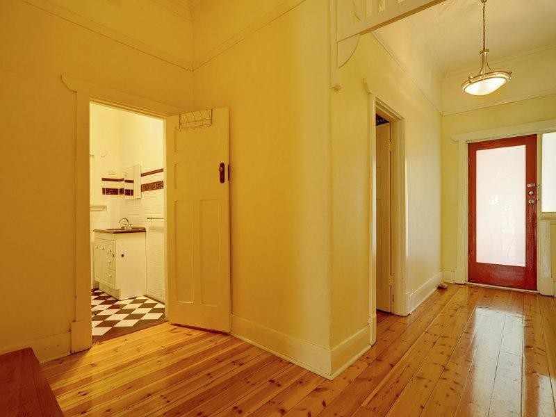 84 Seventh Avenue, St Peters SA 5069