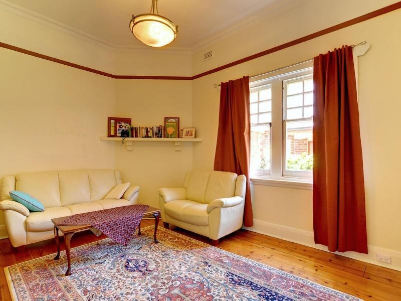 84 Seventh Avenue, St Peters SA 5069