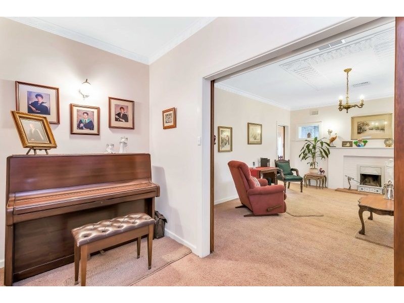 130 Caulfield Avenue, Clarence Gardens SA 5039