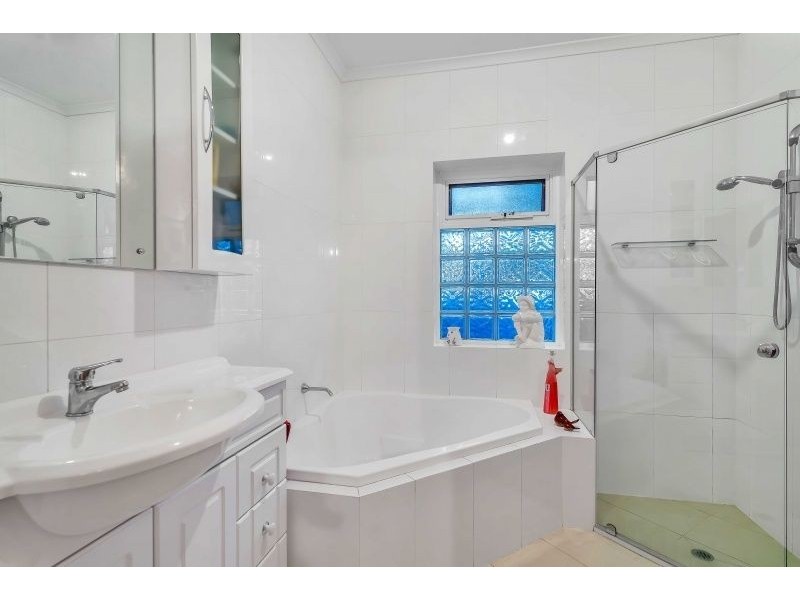 130 Caulfield Avenue, Clarence Gardens SA 5039