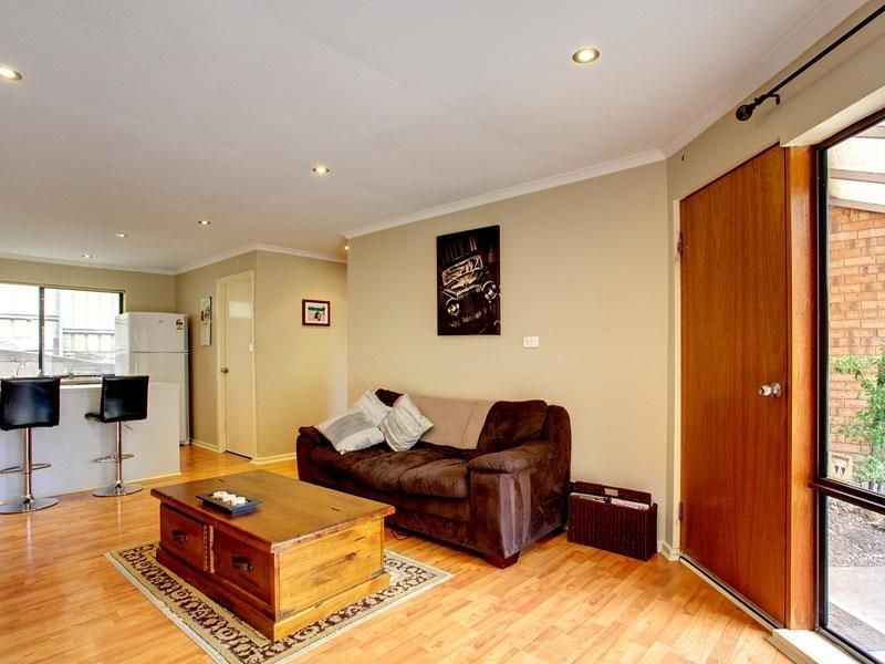 1/22 The Pines Close, Happy Valley SA 5159