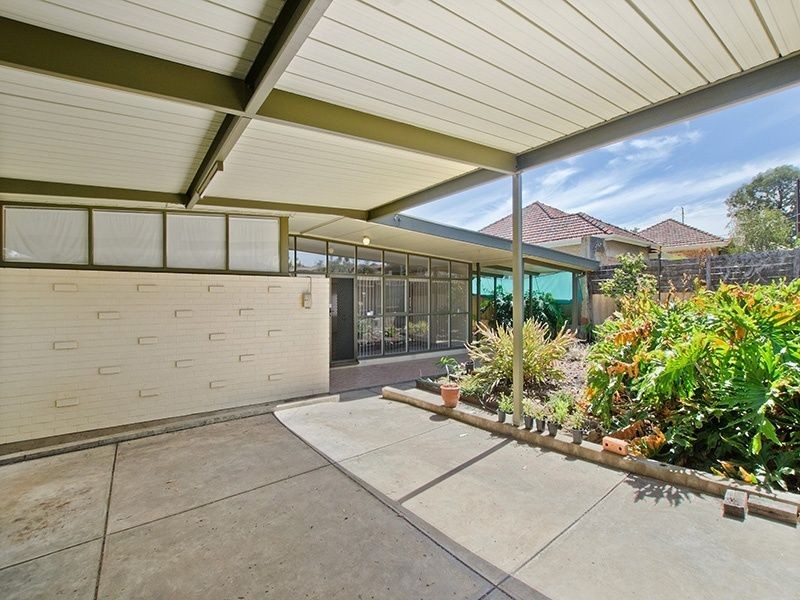 11 Ascot Avenue, Vale Park SA 5081