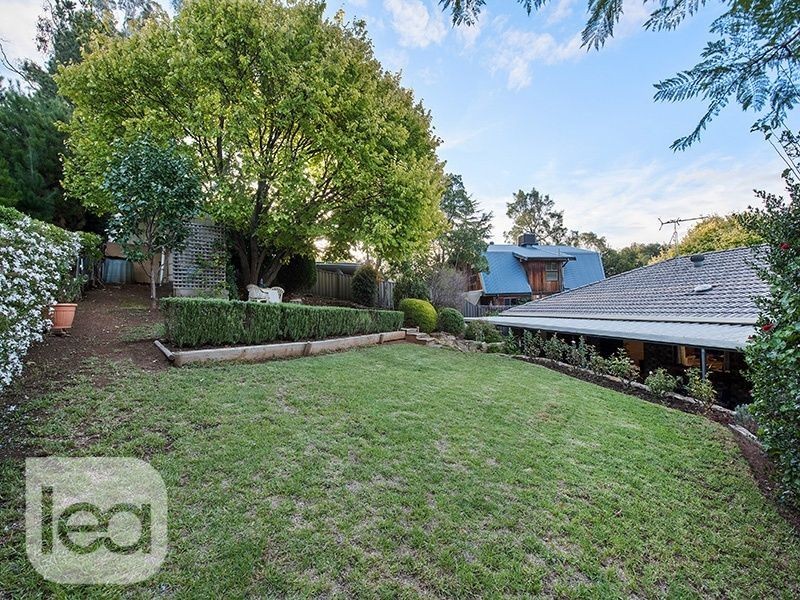 2 Almond Court, Coromandel Valley SA 5051
