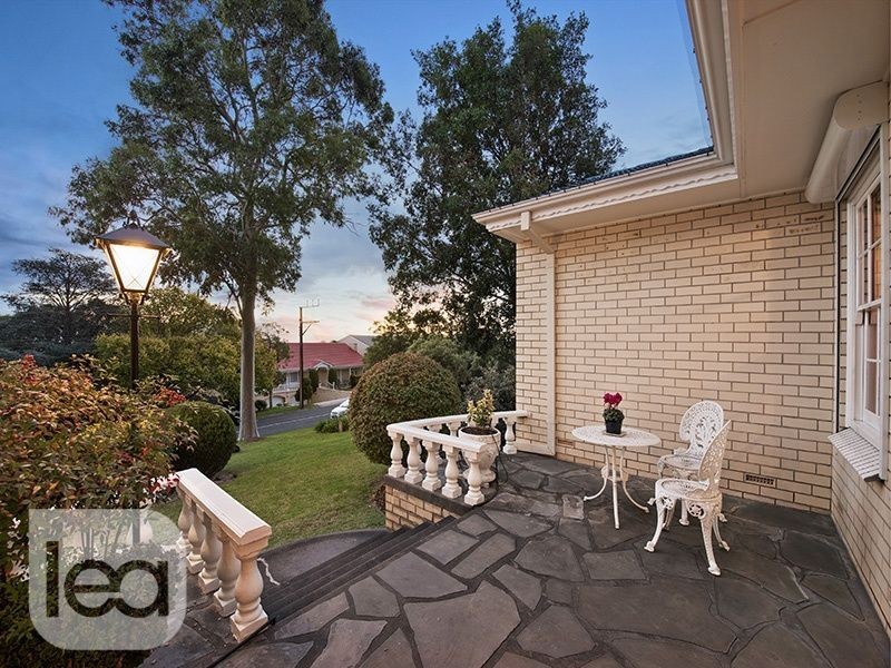 10 Crompton Drive, Wattle Park SA 5066