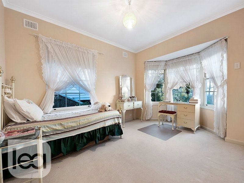 10 Crompton Drive, Wattle Park SA 5066