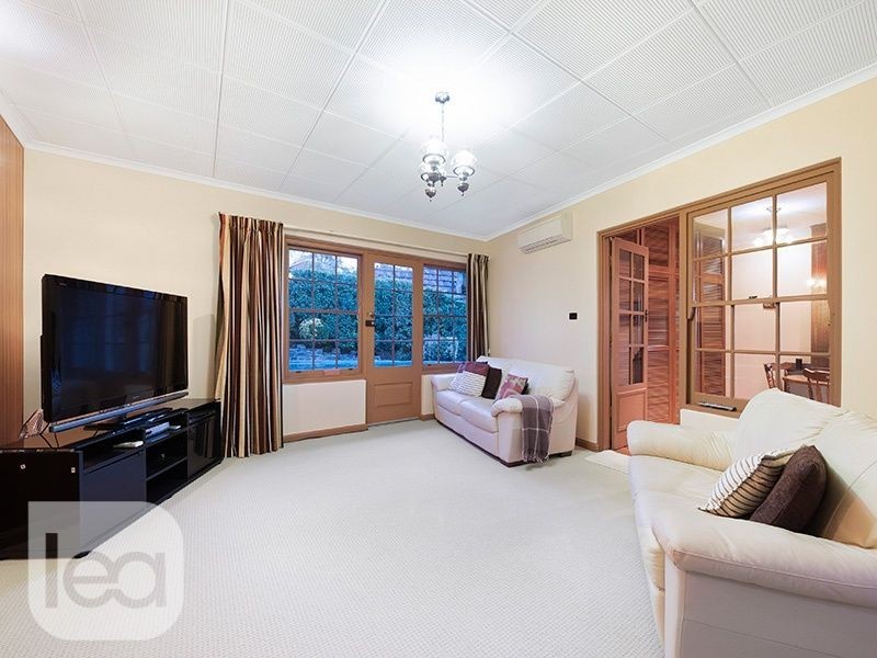 10 Crompton Drive, Wattle Park SA 5066
