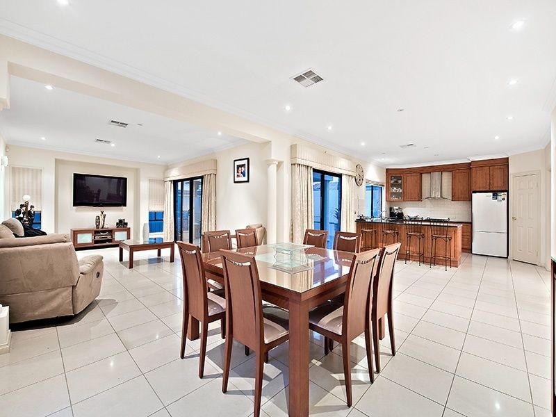 137 Shoalhaven Circuit, Mawson Lakes SA 5095