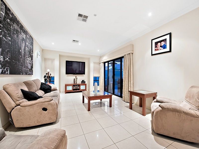 137 Shoalhaven Circuit, Mawson Lakes SA 5095