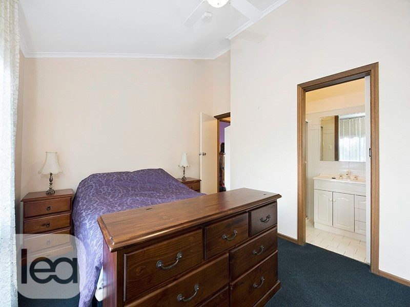 32 Hinkler Crescent, Modbury Heights SA 5092