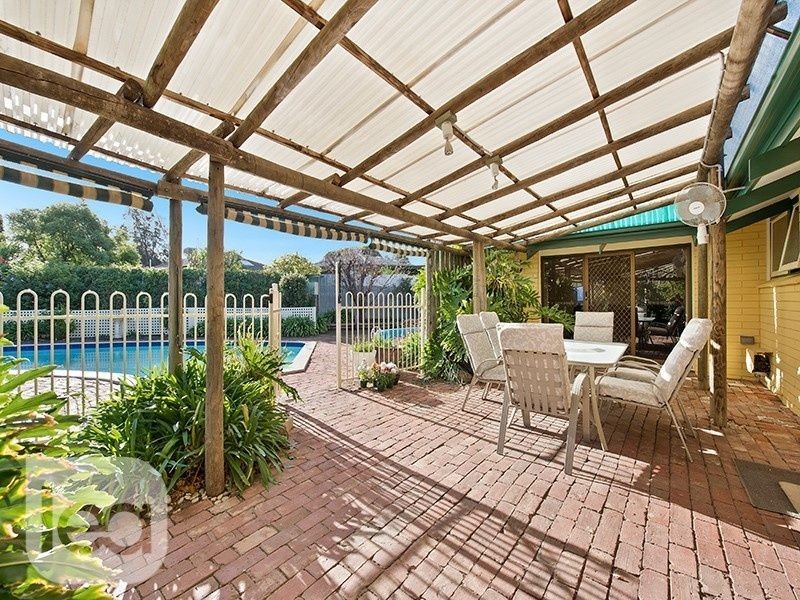 32 Hinkler Crescent, Modbury Heights SA 5092