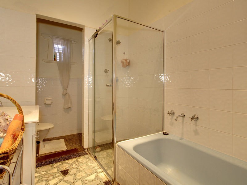 2 Canterbury Avenue, Trinity Gardens SA 5068