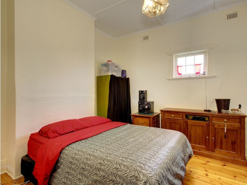2 Canterbury Avenue, Trinity Gardens SA 5068