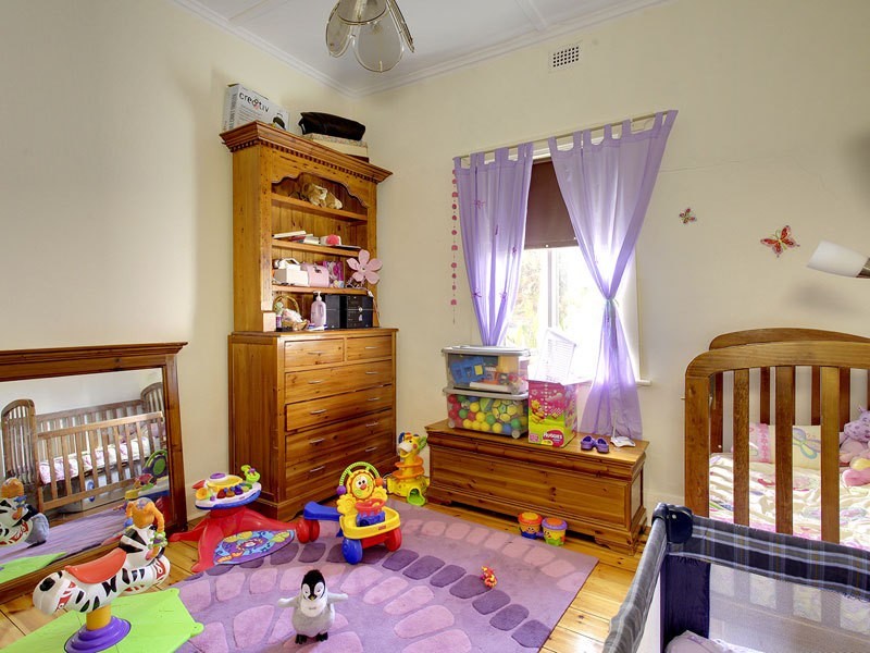 2 Canterbury Avenue, Trinity Gardens SA 5068