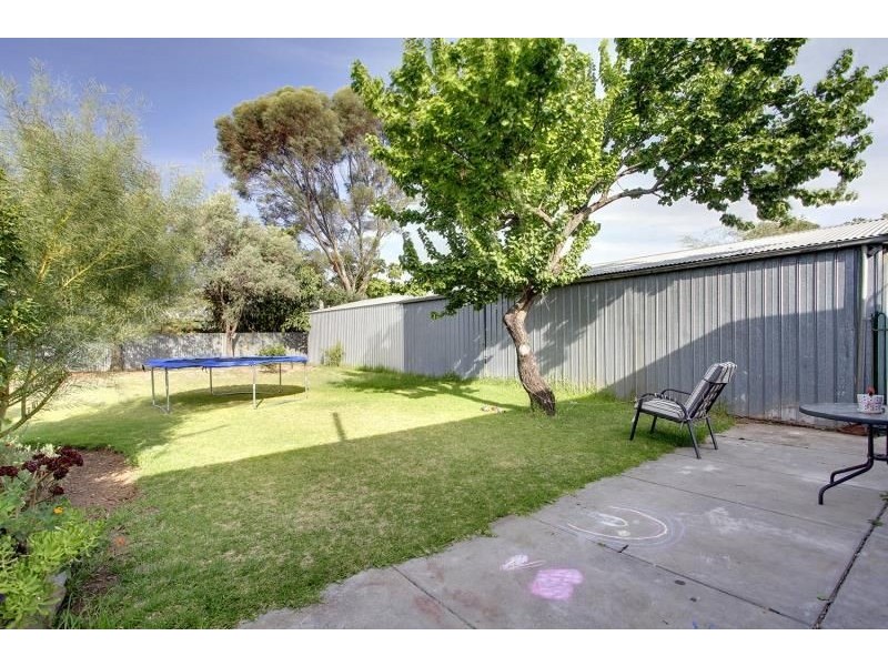 2 Canterbury Avenue, Trinity Gardens SA 5068