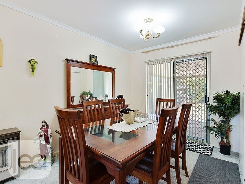 18 Calomba Crescent, Happy Valley SA 5159