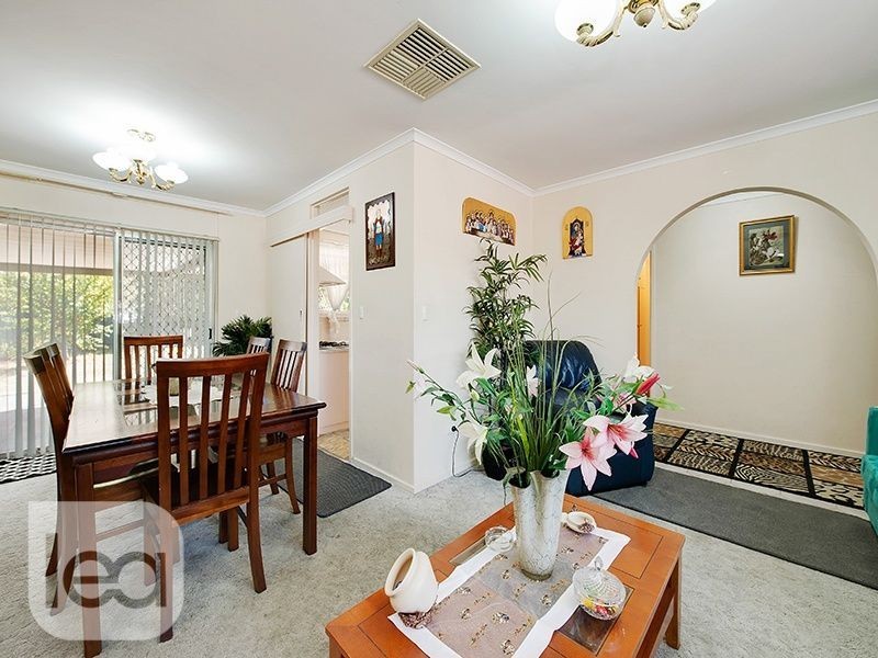 18 Calomba Crescent, Happy Valley SA 5159