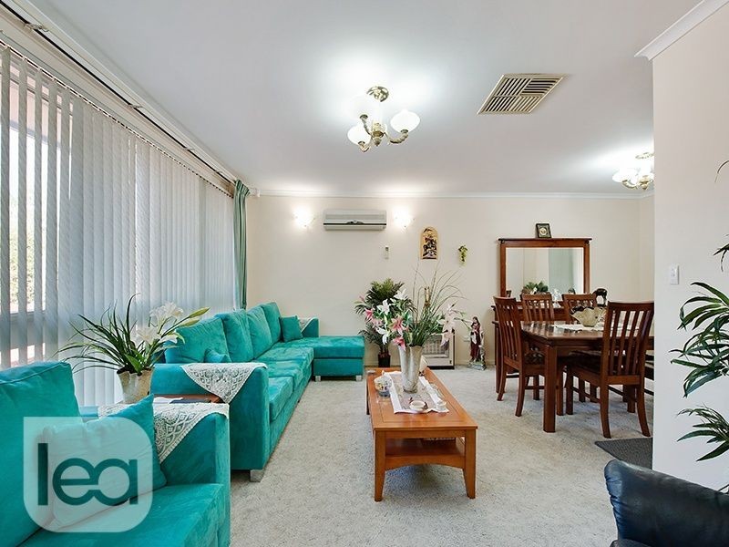 18 Calomba Crescent, Happy Valley SA 5159