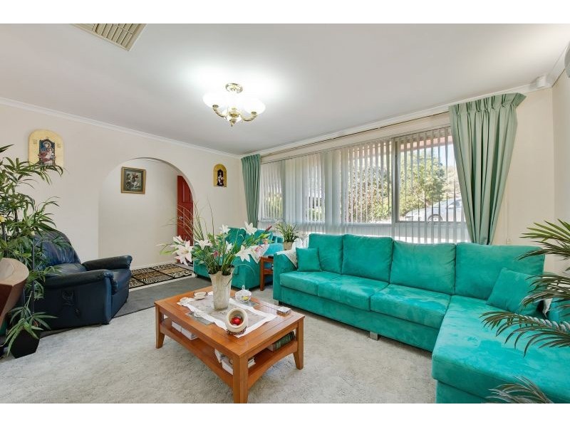 18 Calomba Crescent, Happy Valley SA 5159