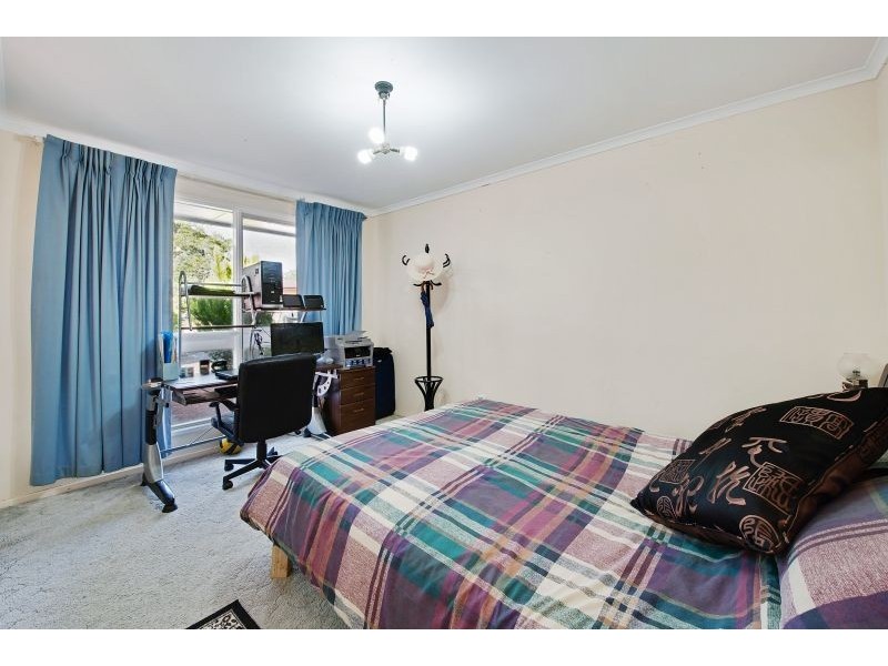 18 Calomba Crescent, Happy Valley SA 5159