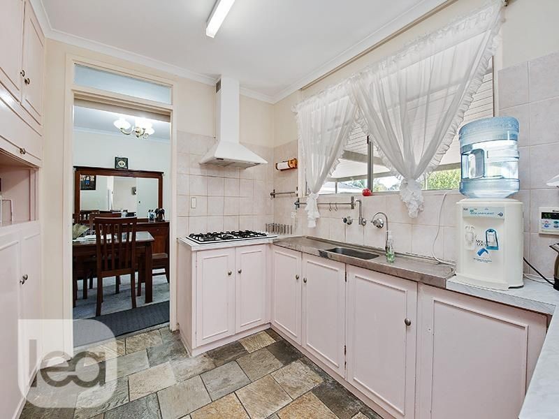18 Calomba Crescent, Happy Valley SA 5159