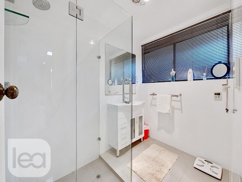18 Calomba Crescent, Happy Valley SA 5159