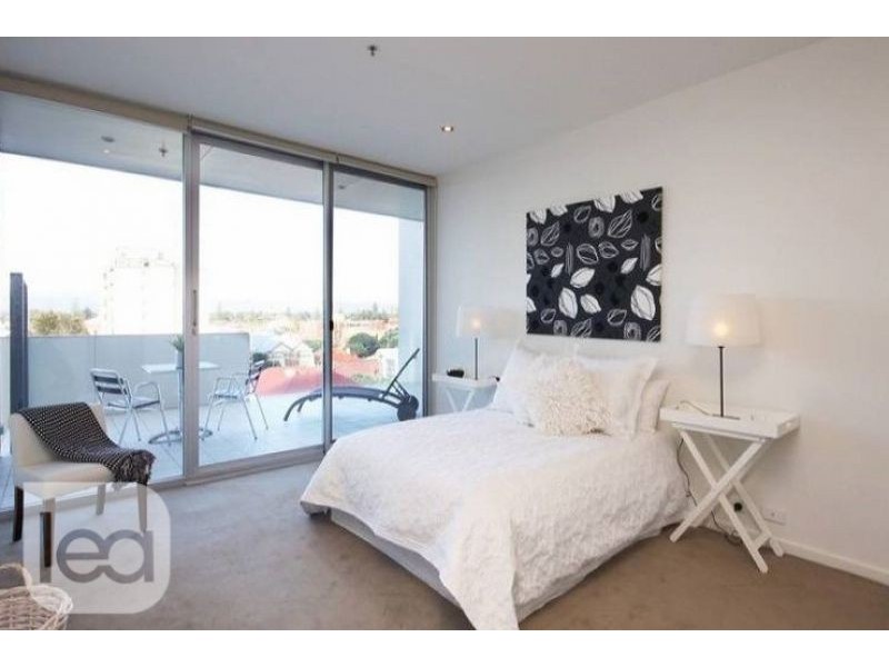 17/2 South Esplanade, Glenelg SA 5045
