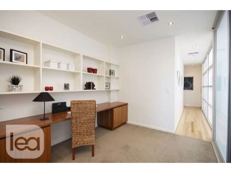 17/2 South Esplanade, Glenelg SA 5045