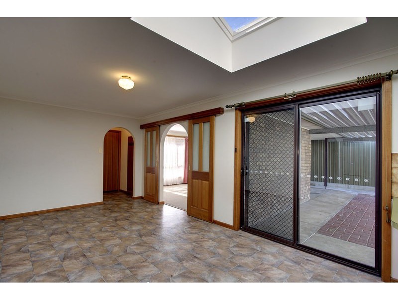 16 Sherebrooke Blvd, Woodcroft SA 5162