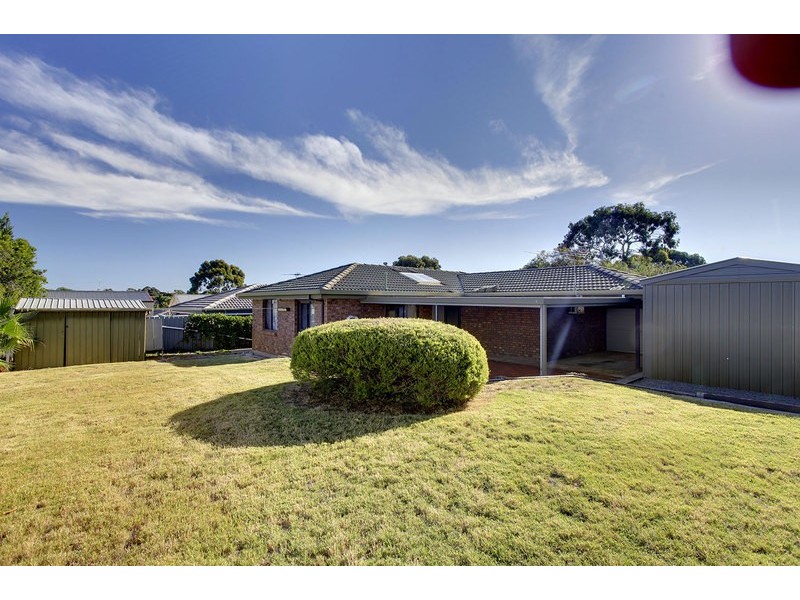 16 Sherebrooke Blvd, Woodcroft SA 5162