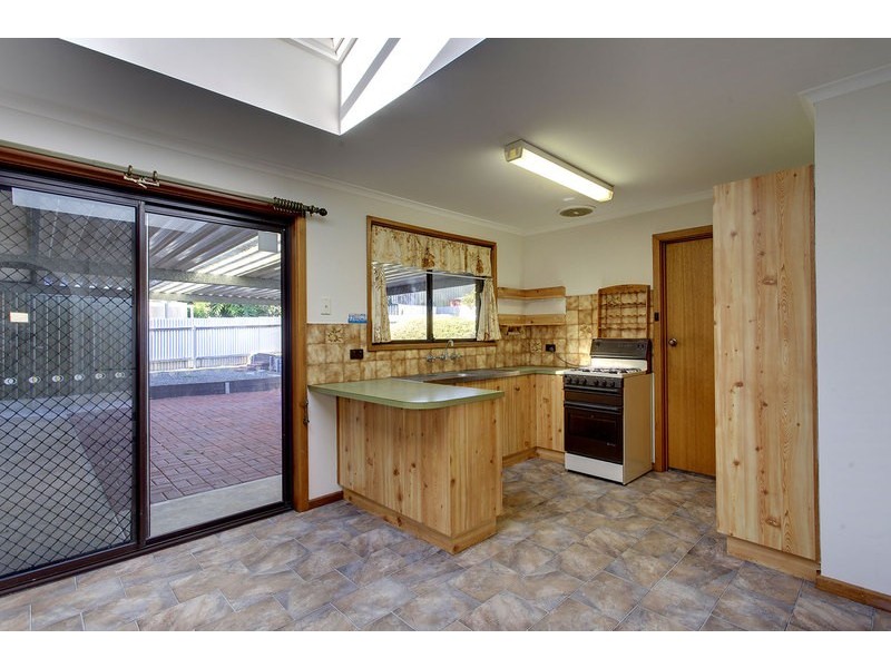 16 Sherebrooke Blvd, Woodcroft SA 5162