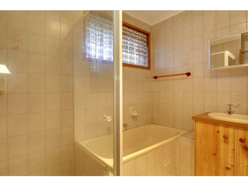 16 Sherebrooke Blvd, Woodcroft SA 5162