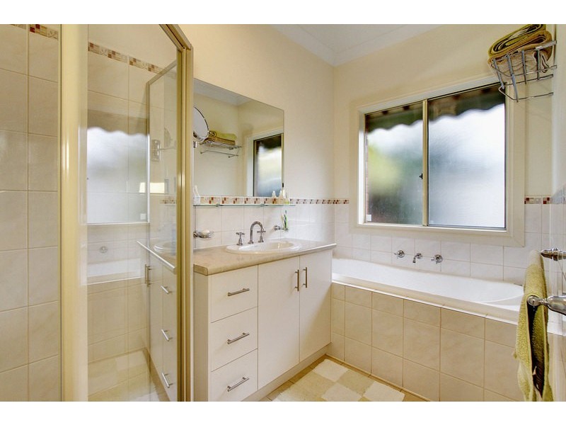 8 Lindsay Street, Rostrevor SA 5073