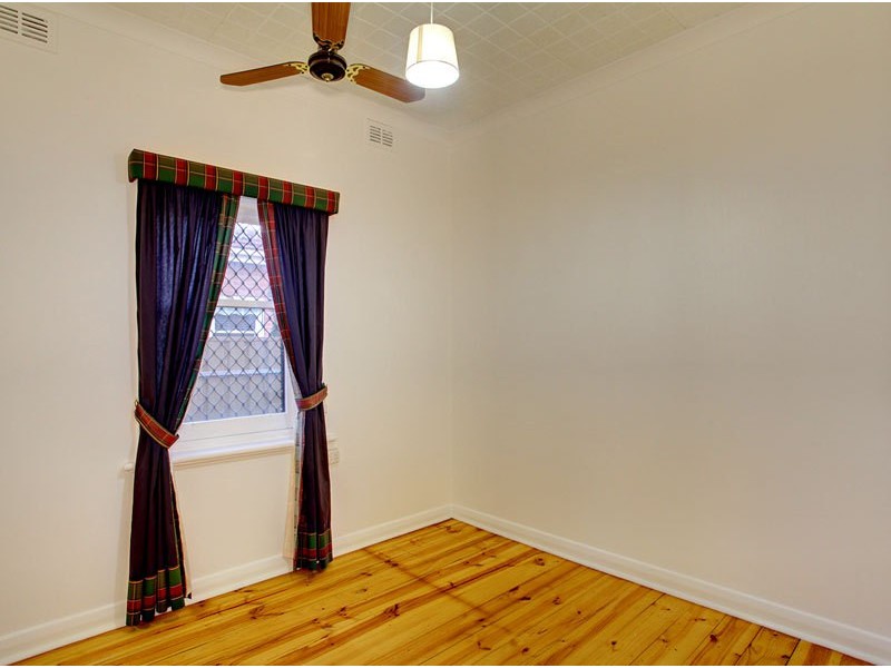 2 Chamberlain Ave, Clarence Gardens SA 5039
