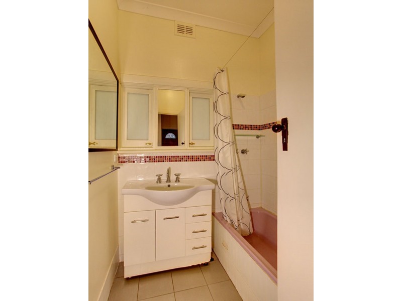 2 Chamberlain Ave, Clarence Gardens SA 5039
