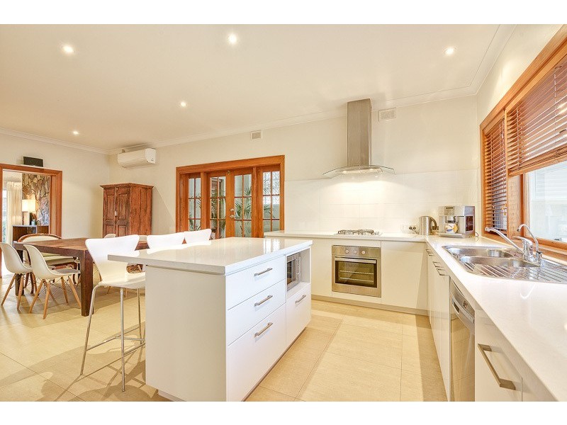 16 Richardson Avenue, Glenelg North SA 5045