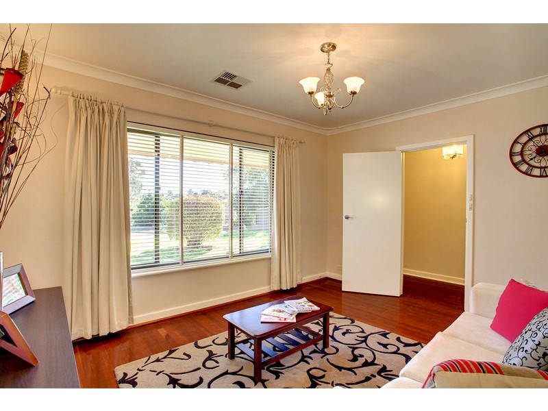 11 Forrest Avenue, Valley View SA 5093