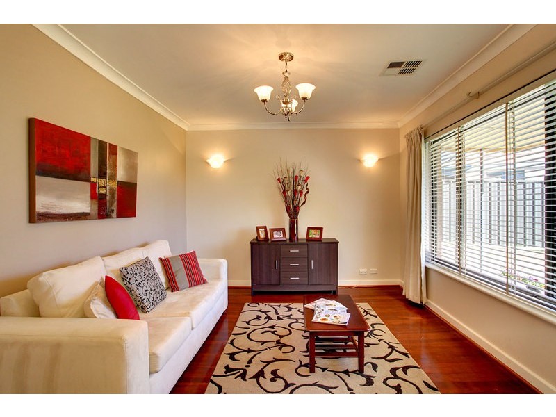 11 Forrest Avenue, Valley View SA 5093