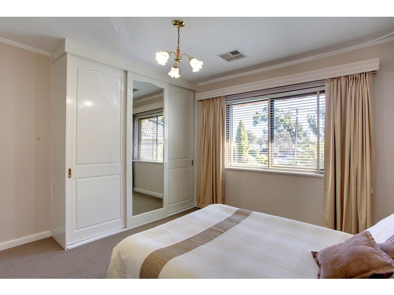 11 Forrest Avenue, Valley View SA 5093