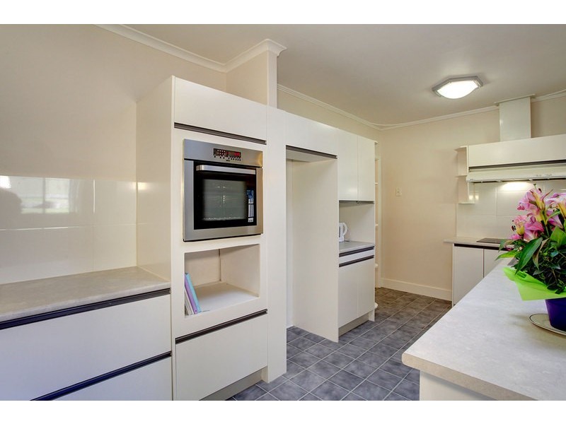 11 Forrest Avenue, Valley View SA 5093