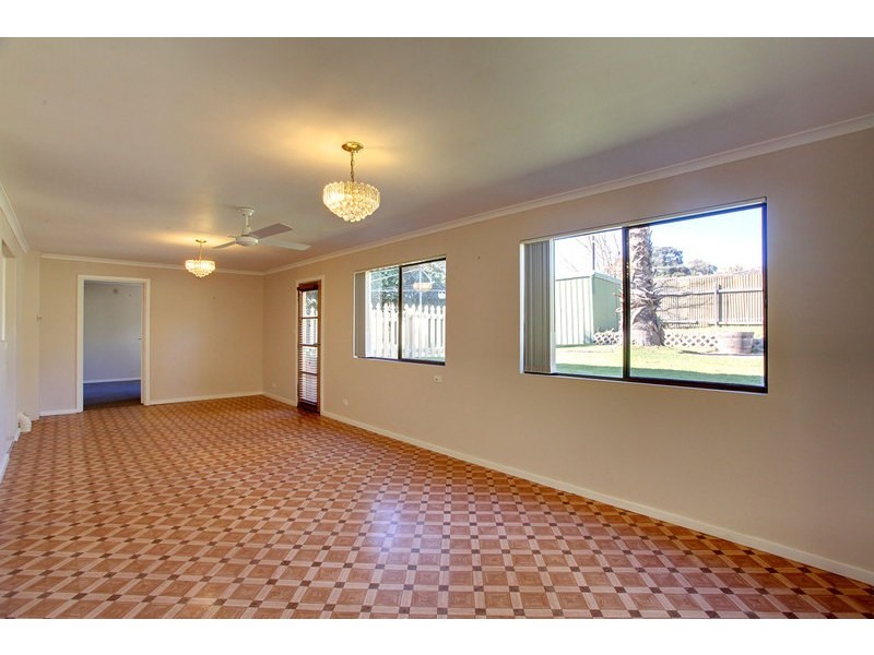 11 Forrest Avenue, Valley View SA 5093