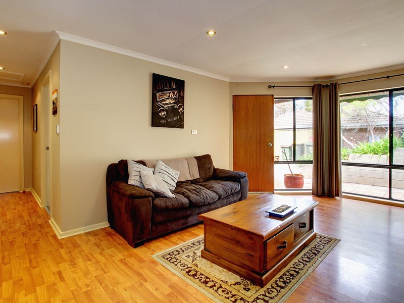 1/22 The Pines Close, Happy Valley SA 5159