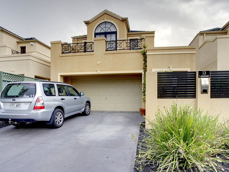 13 Lakefield Crescent, Mawson Lakes SA 5095
