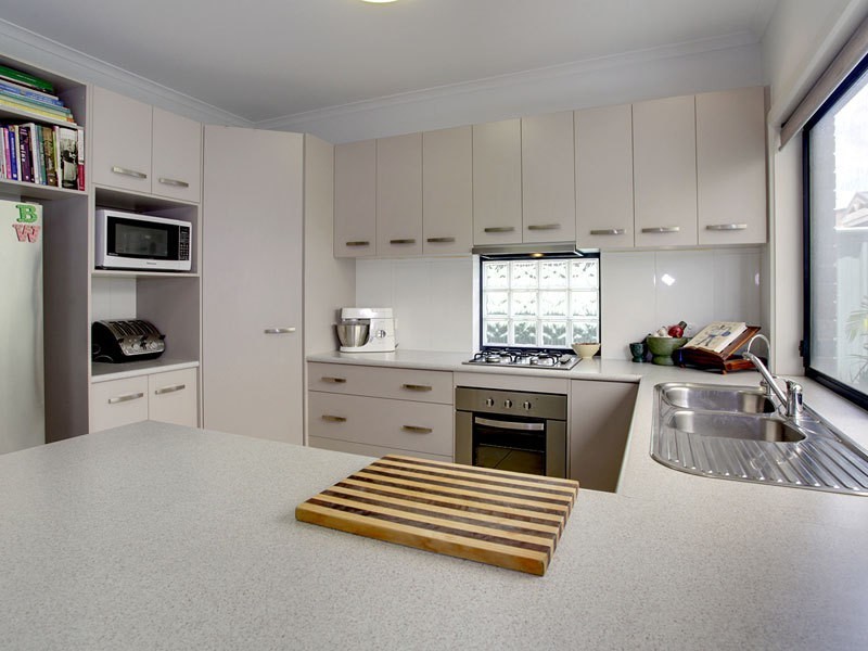 13 Lakefield Crescent, Mawson Lakes SA 5095