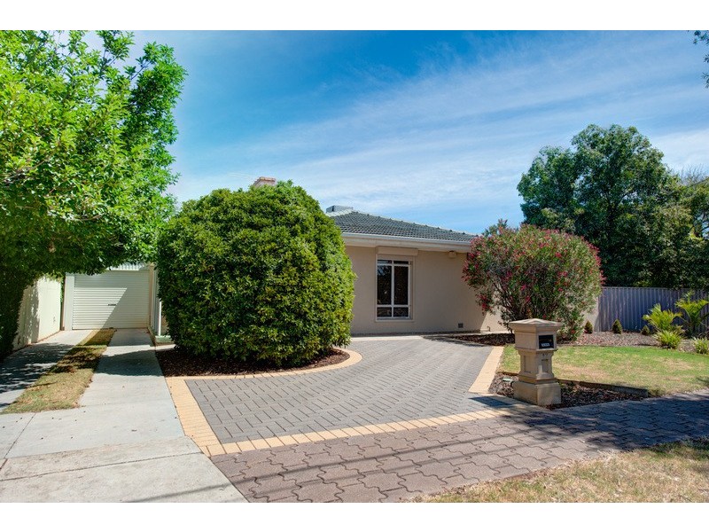 17 Rutherglen Avenue, Valley View SA 5093