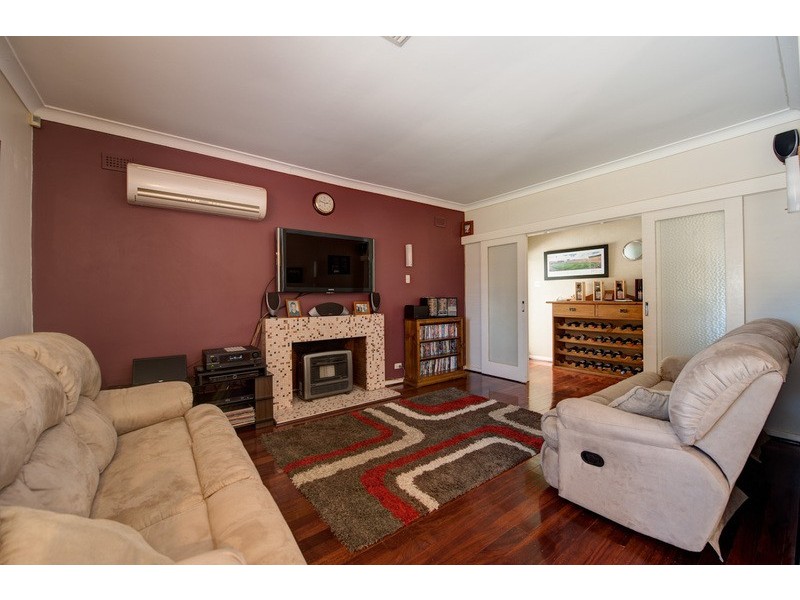 17 Rutherglen Avenue, Valley View SA 5093