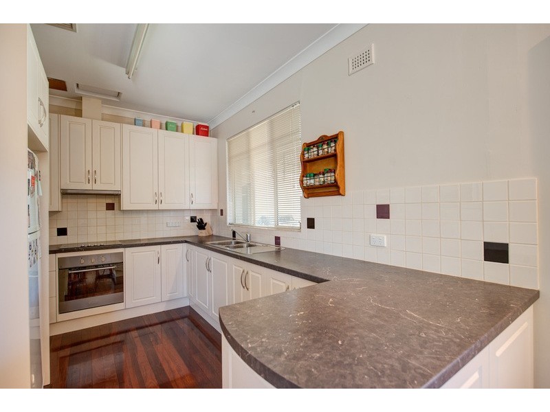 17 Rutherglen Avenue, Valley View SA 5093