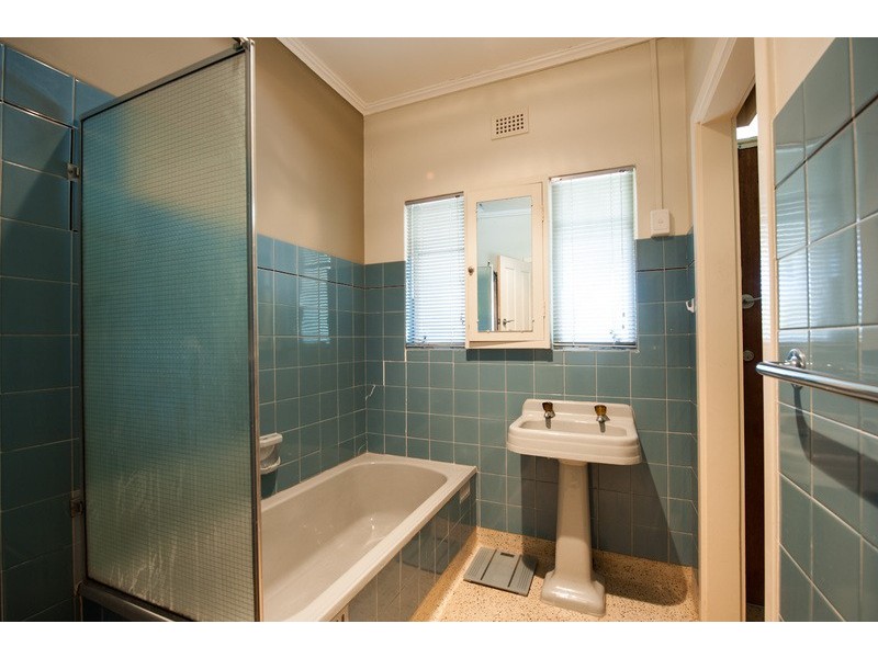 17 Rutherglen Avenue, Valley View SA 5093