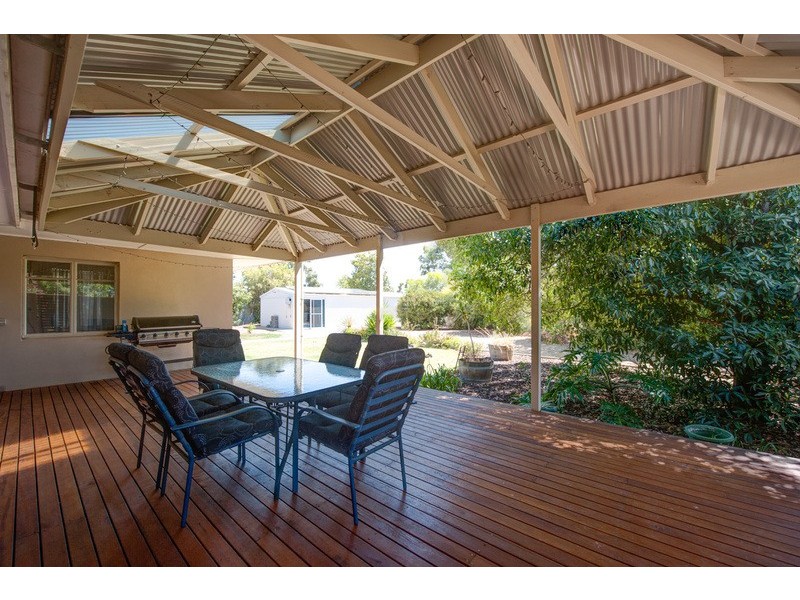 17 Rutherglen Avenue, Valley View SA 5093